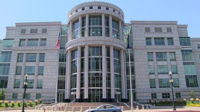 courthouse-438637_640.jpg